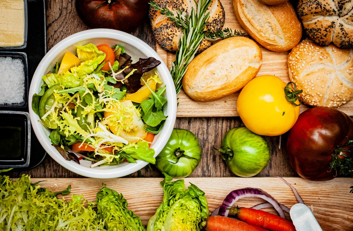 Alimenti ricchi di sodio e verdure fresche